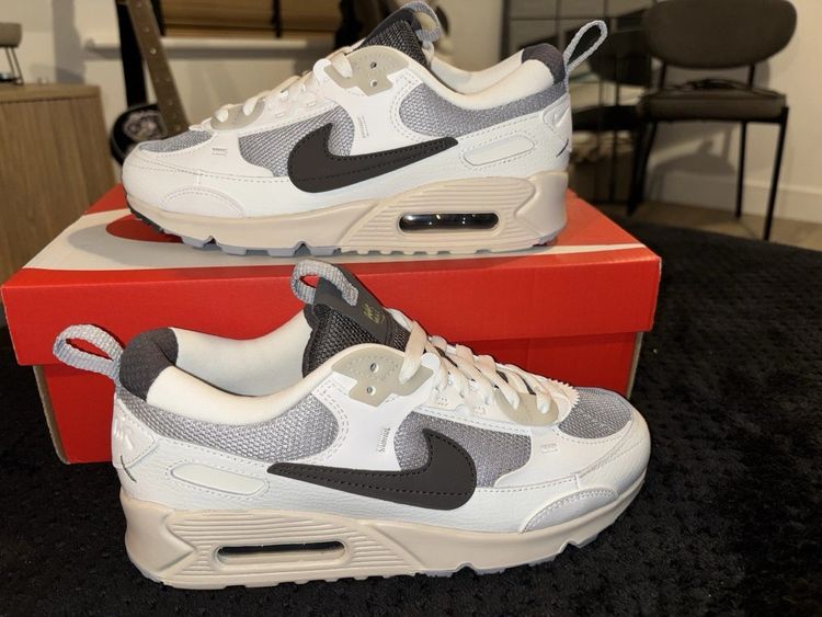 Nike Air Max 90 Futura – Wolf Grey / Medium Ash 